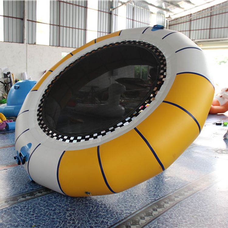 Trampolina do skakania na wodz – Outdoor Furniture Factory recenzja i cena